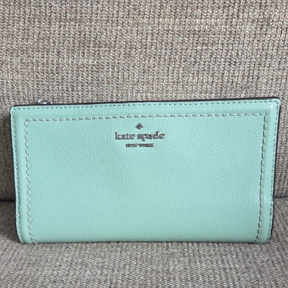 kate spade Handbags - Kate Spade Mint Green Zipper Wallet - Like New Condition